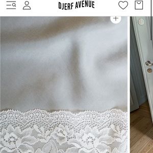 Djerf Avenue REMAKE Dream Dress Mini Pebble - White Lace